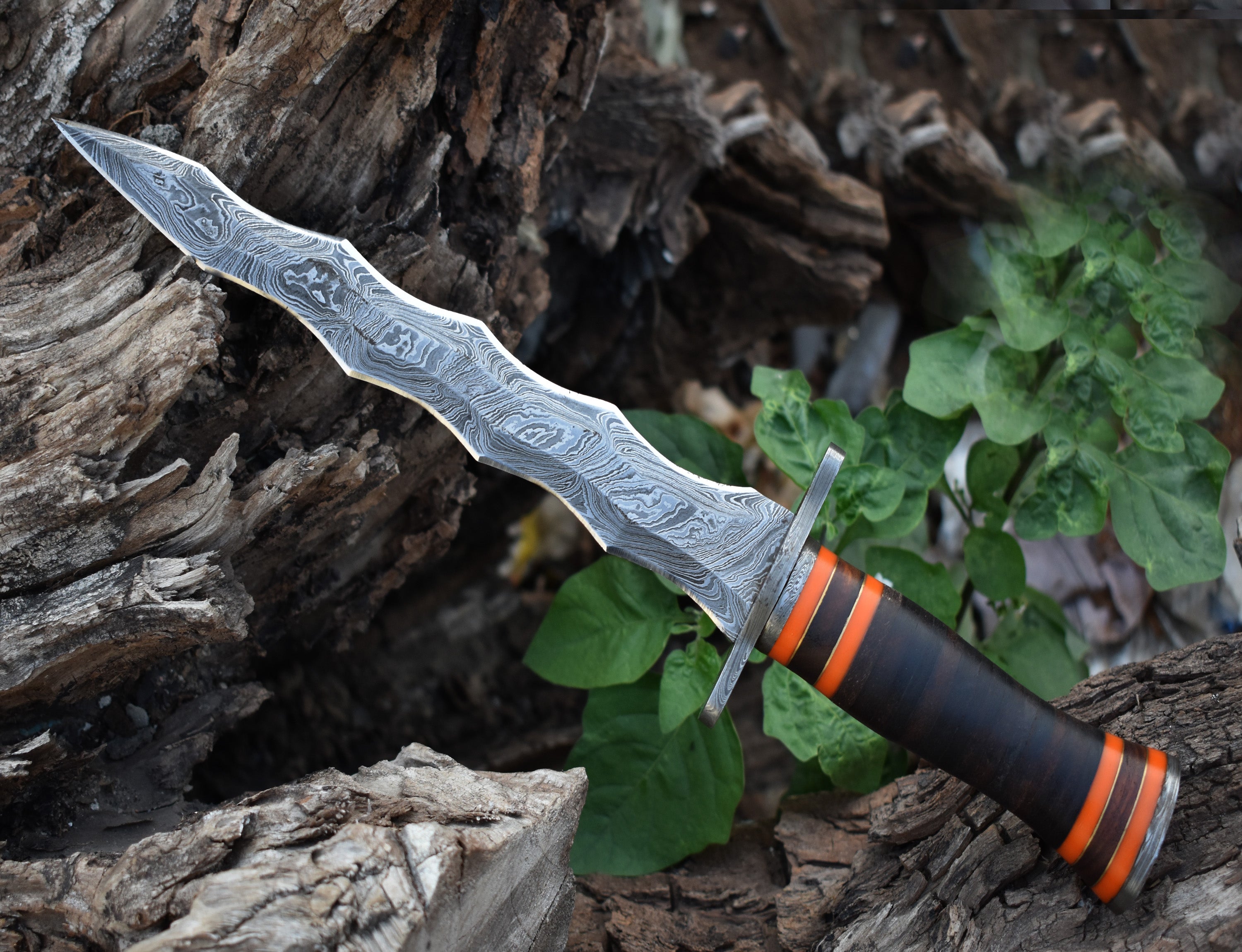 13" Double Edge Spiral Hunting Knife With RoseWood Handle Hunting Bowie knife With Damascus Guard & Pommel