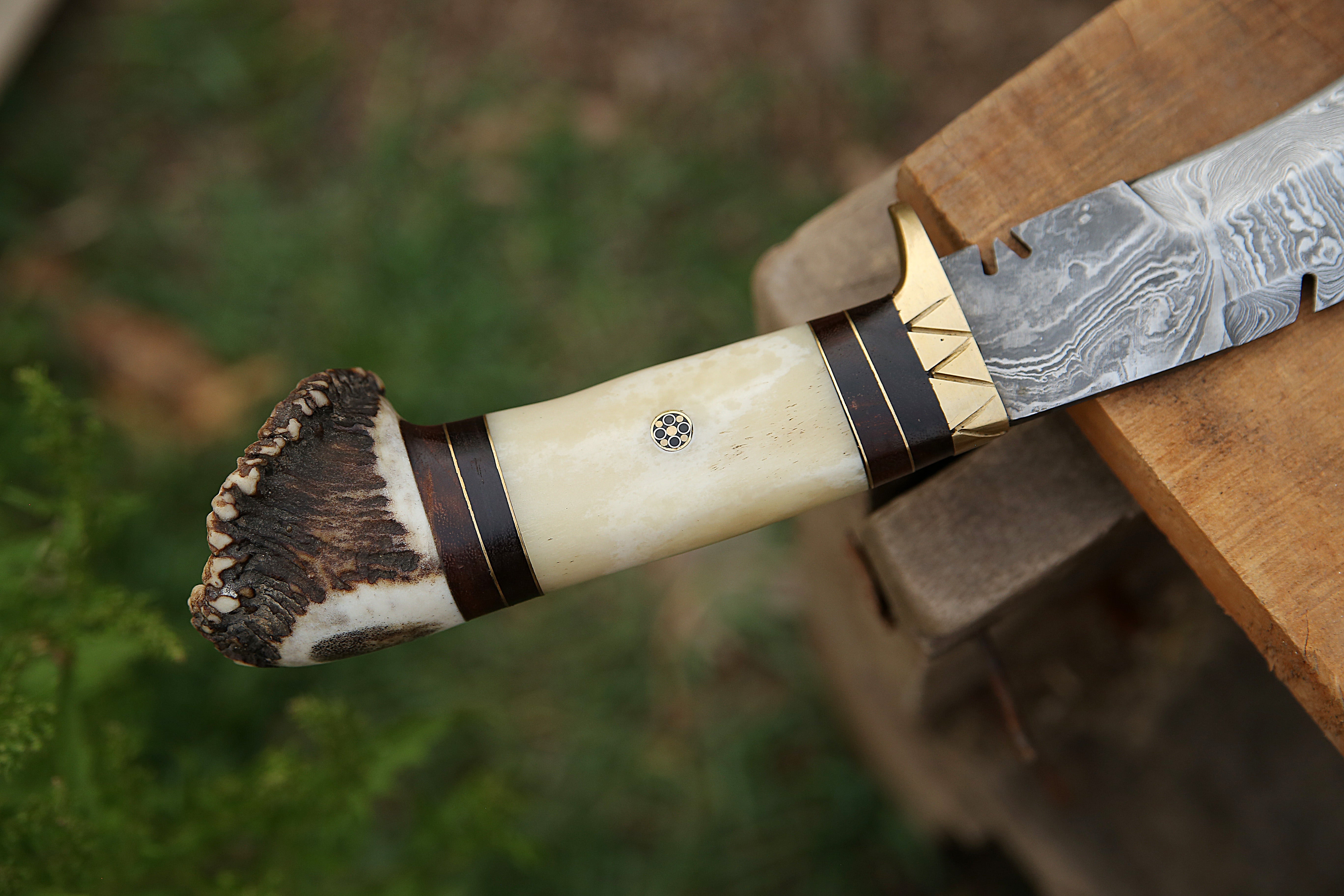 White Bone Kukri Knife Mosaic Pin Stag Horn Handle Damascus Steel Big Hunting Knife With Pouch.