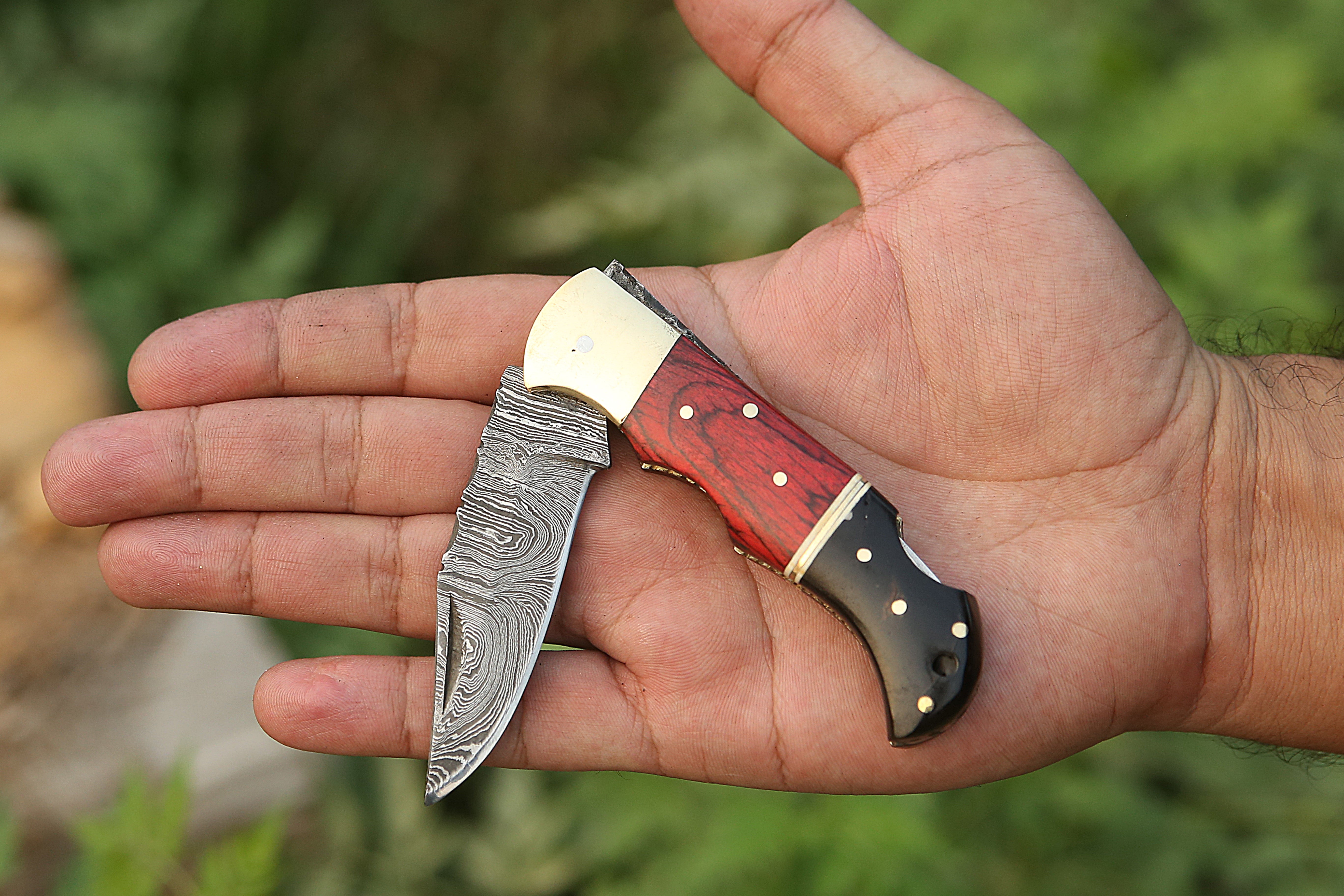 Personalized Gift Black Horn Handmade Damascus Steel Pocket Knife Red Dollar Sheet Handle Folding Knife With Cow Leather Sheath.